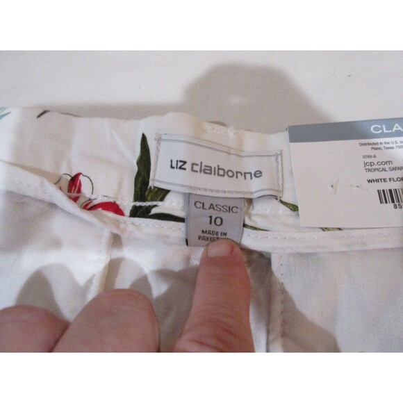 NWT Liz Claiborne Short Women Floral Sz 10 White MSRP $37.00 Tropical Safari - Picture 4 of 4